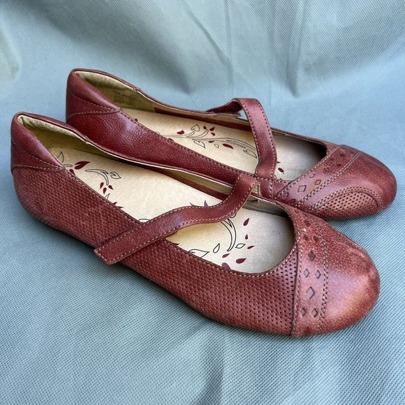 Taos Footwear Shoes - Taos SCAMP Mary Janes Comfort Walking Red/Burgundy Leather Shoes Women's Sz 8.5